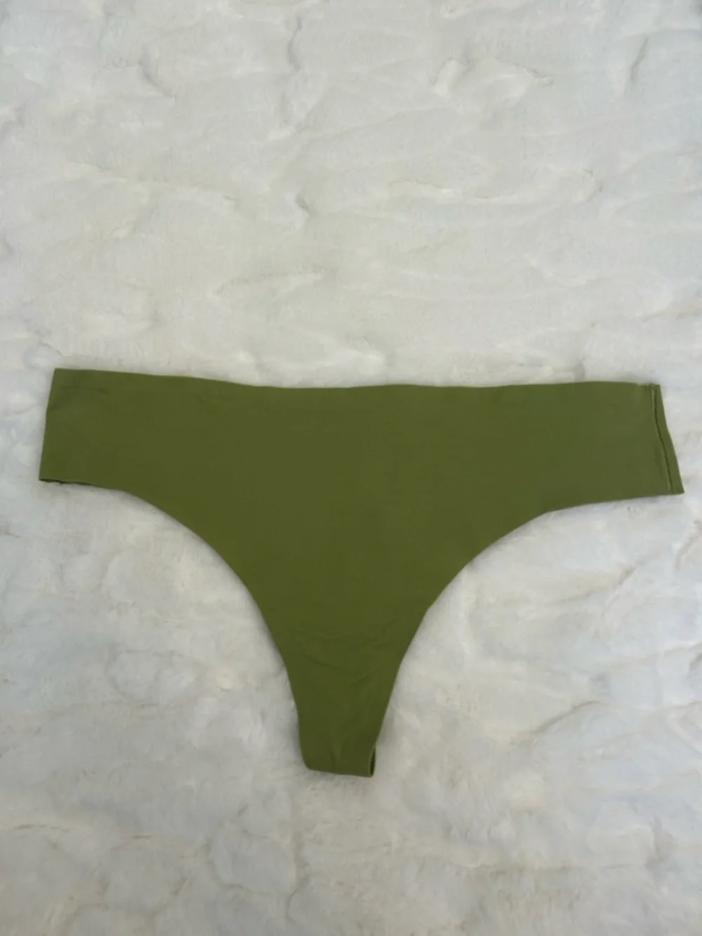 Lululemon InvisiWear Mid-Rise Thong Panty L